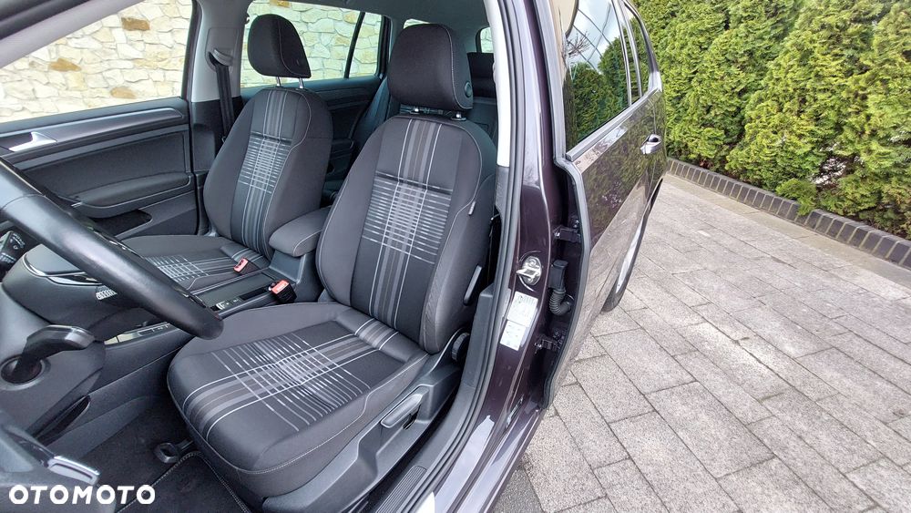 Volkswagen Golf - 27