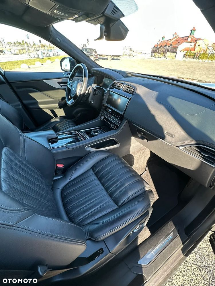 Jaguar F-Pace 2.0 i4D AWD Portfolio - 7