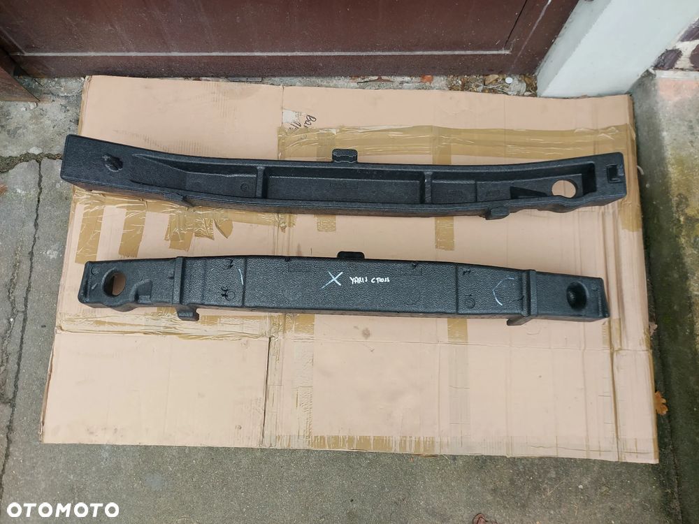 Toyota Yaris Cross 20- Absorber Zderzaka Przód