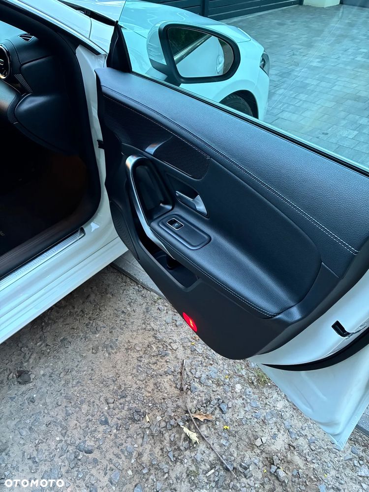 Mercedes-Benz CLA 180 - 13