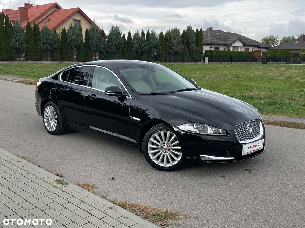 Jaguar XF 2.2 D Premium Luxury - 21