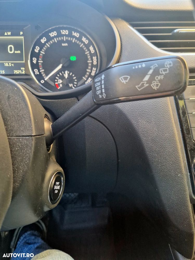 Skoda Octavia Combi 2.0 TDI 4x4 DSG Scout - 25