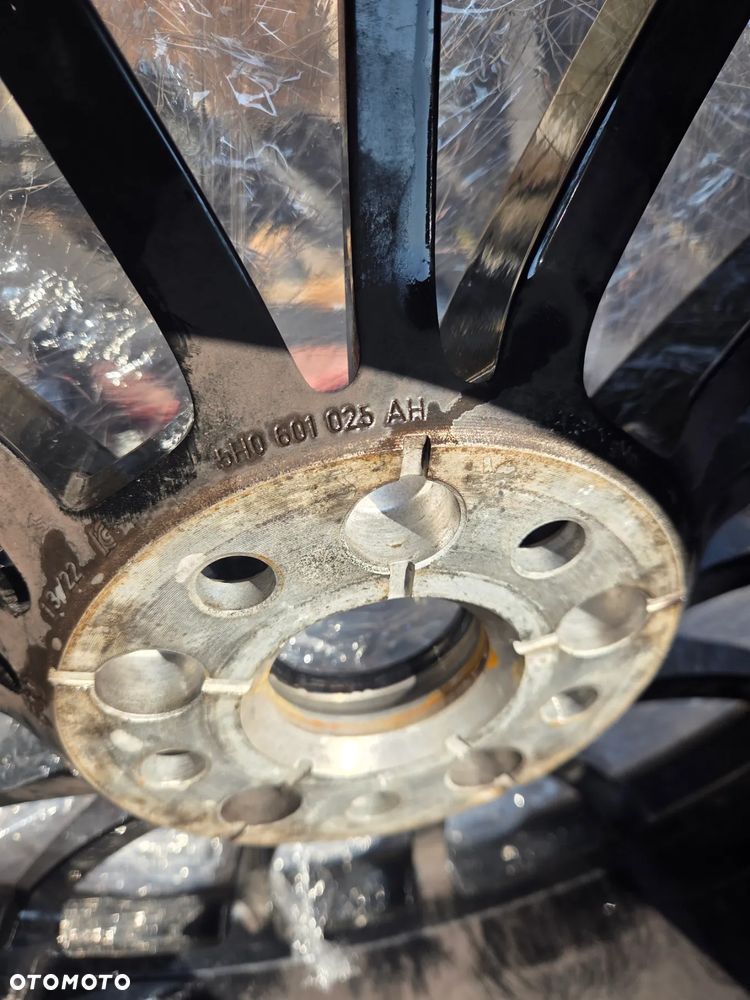 Felga alumiowa VW Golf VIII 8 19 Cali Gti Gtd R 5H0601025AH 8J-Nx19H2 ET 50 - 19