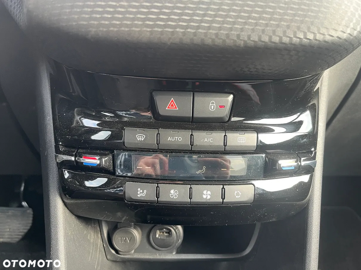 Peugeot 208 1.2 PureTech GPF Allure S&S EAT6 - 12