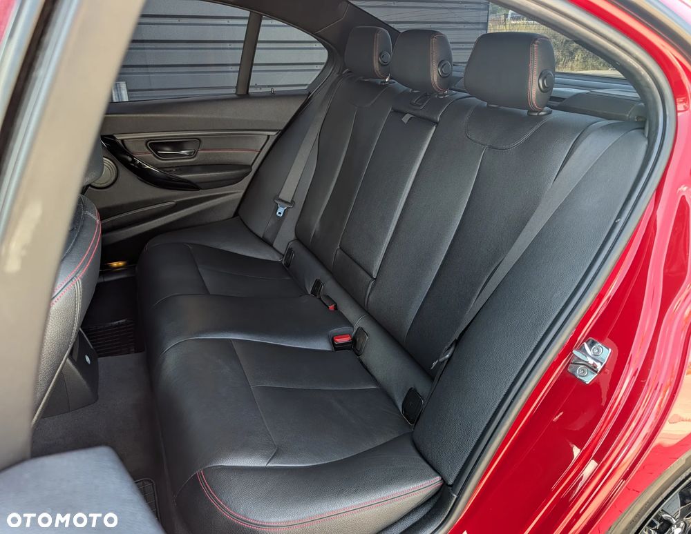 BMW Seria 3 320d Sport-Aut Sport Line - 24