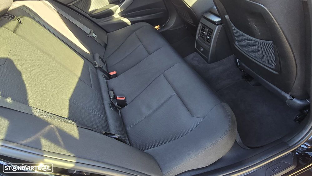 BMW 318 d M Sport - 12