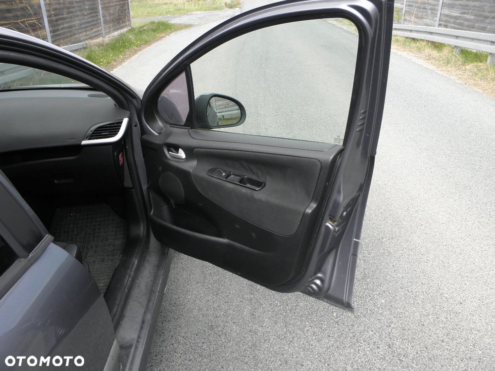 Peugeot 207 1.4 HDi Trendy - 20