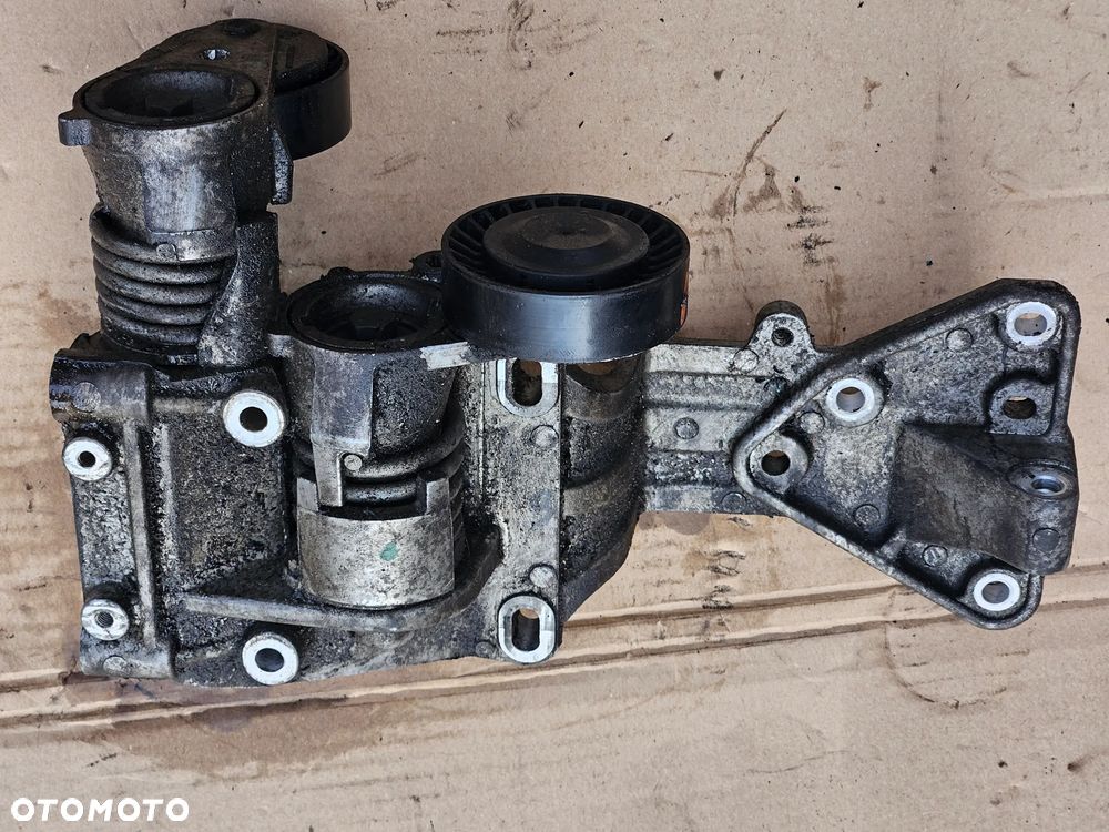 Volvo V50 S40 2.4 20v Łapa mocowanie alternatora 30750940 - 3