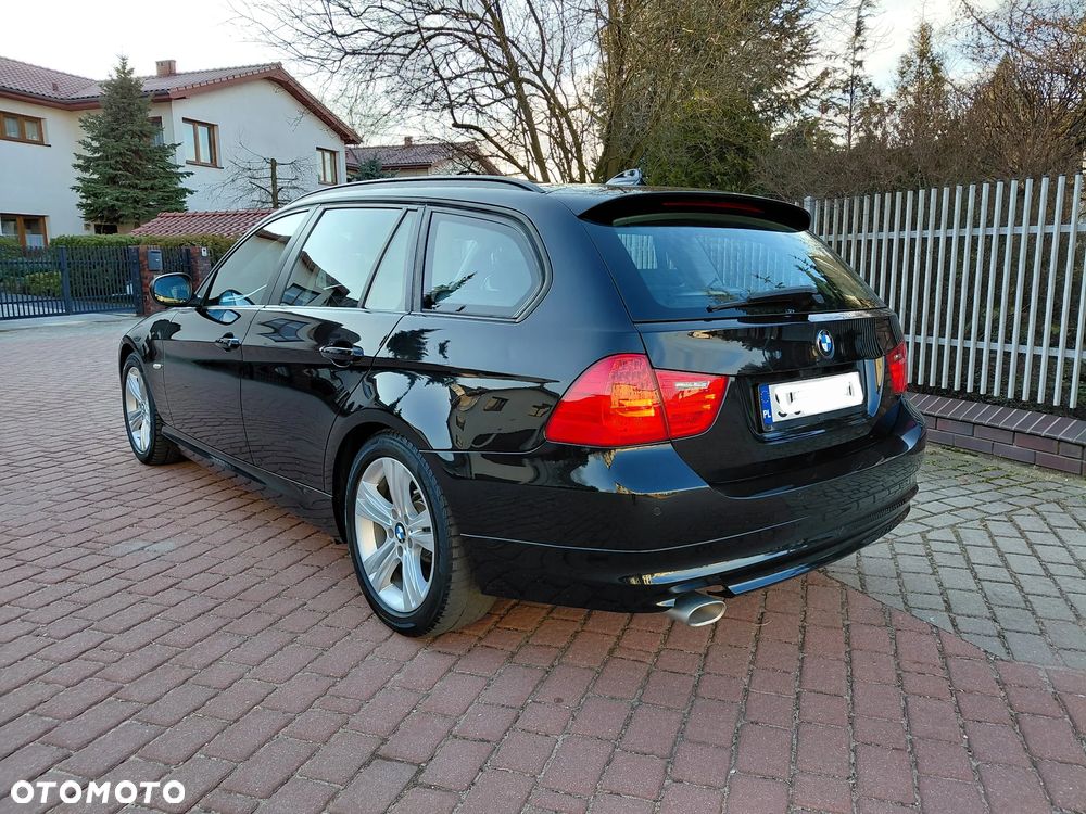 BMW Seria 3 320d DPF Edition Sport - 9