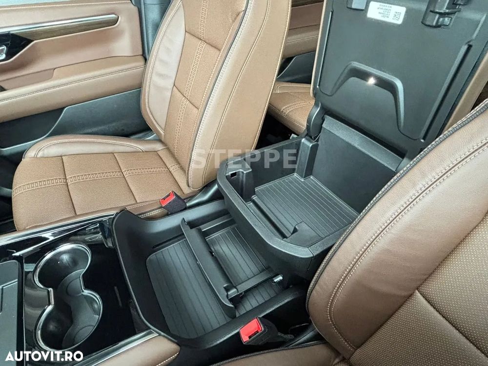 Chevrolet Suburban - 32