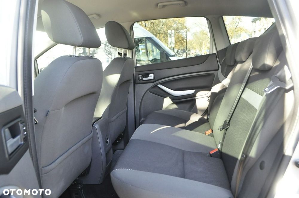 Ford Kuga - 8