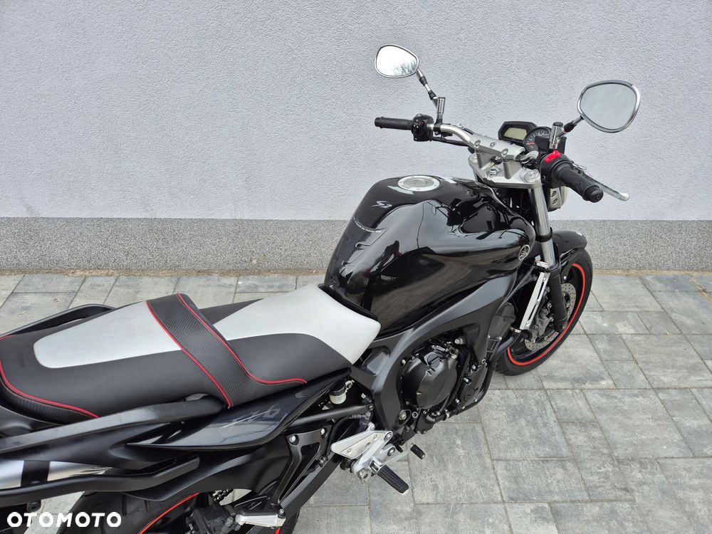Yamaha FZ6 - 12
