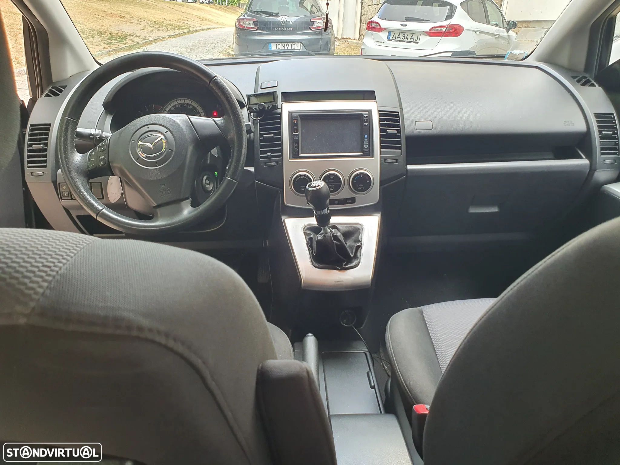 Mazda 5 - 10