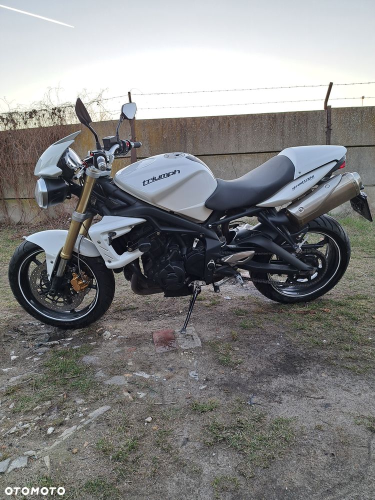 Triumph Street Triple - 1