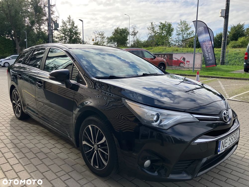 Toyota Avensis 2.0 D-4D Premium - 10