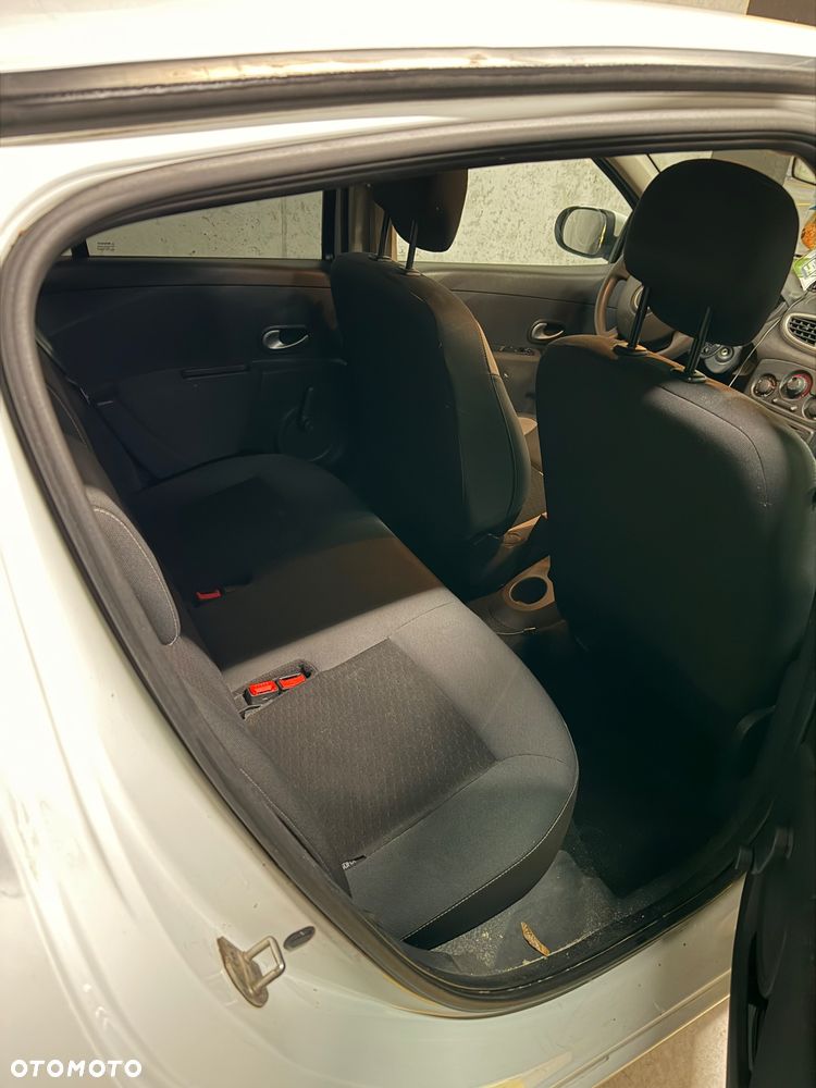 Renault Clio 1.5 dCi Alize - 7