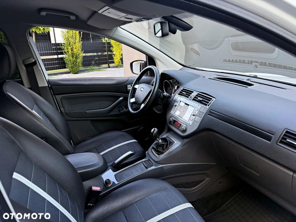 Ford Kuga 2.0 TDCi 2x4 Titanium - 18