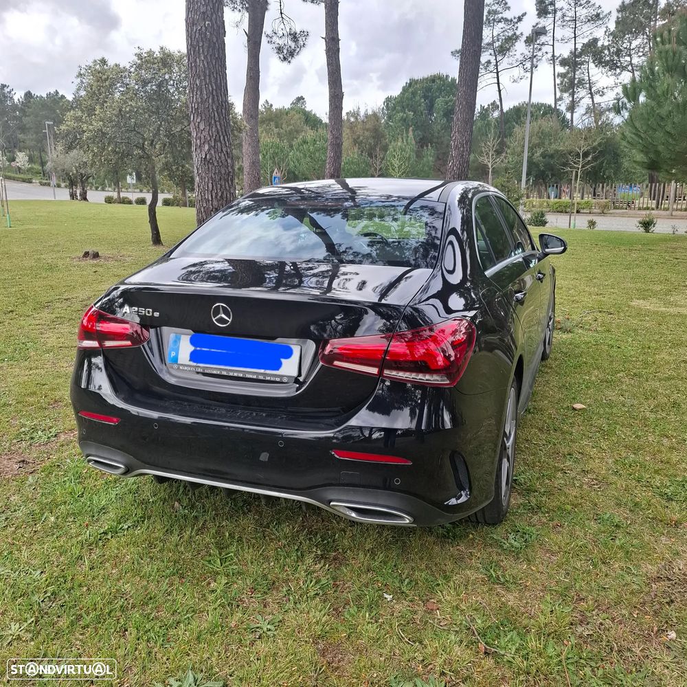 Mercedes-Benz A 250 Limousine e AMG Line - 9