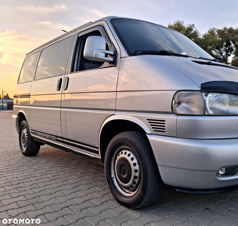 Volkswagen Caravelle - 7