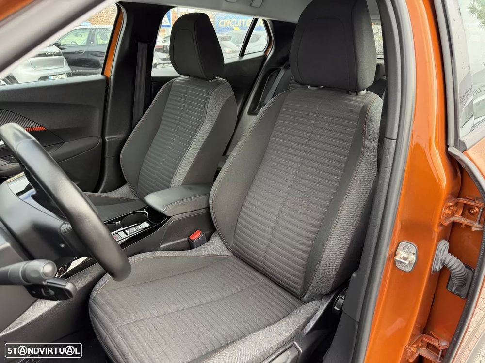 Peugeot e-2008 50 kWh Active - 17