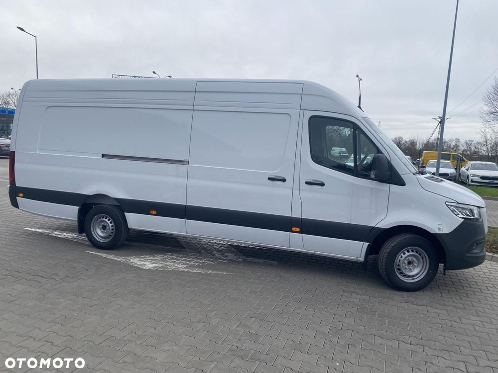 Mercedes-Benz Sprinter - 4