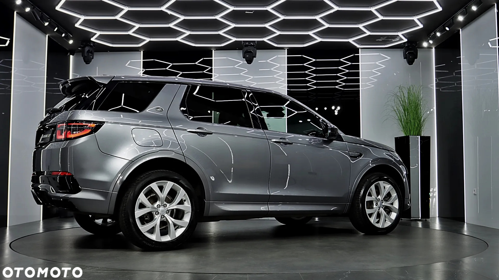 Land Rover Discovery Sport - 10