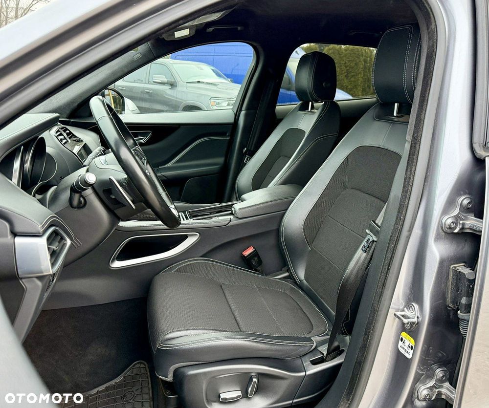 Jaguar F-Pace 25d AWD R-Sport - 15