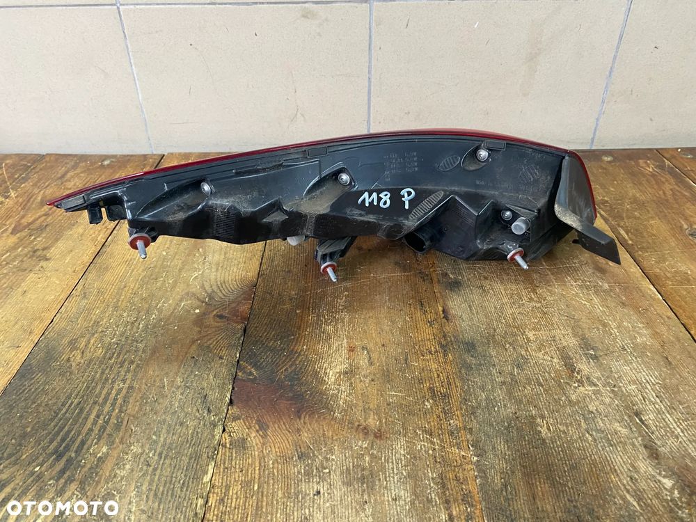 MERCEDES cla 118 lampa tylna prawa led  A 1189067600 - 2