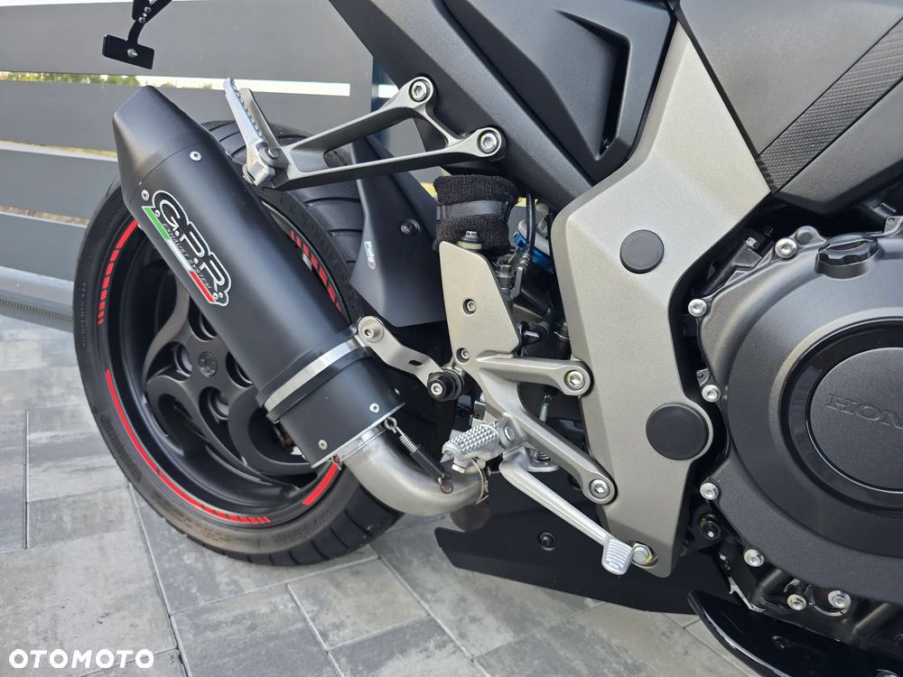 Honda CB - 11