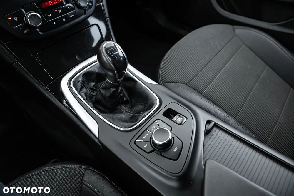 Opel Insignia 2.0 Turbo 4x4 Cosmo - 34