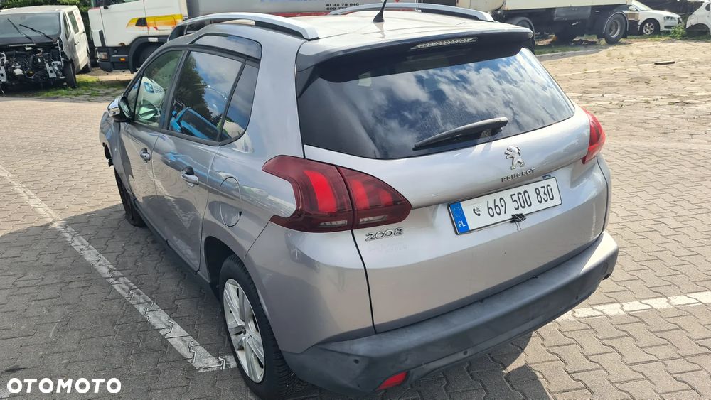 Peugeot 2008 1.2 Pure Tech GPF Style S&S - 3