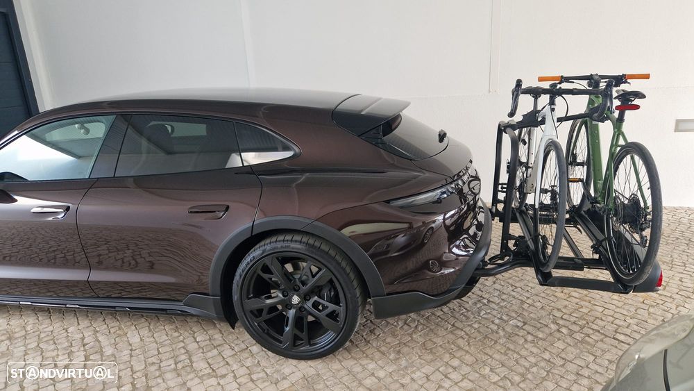 Porsche Taycan Cross Turismo 4 - 44