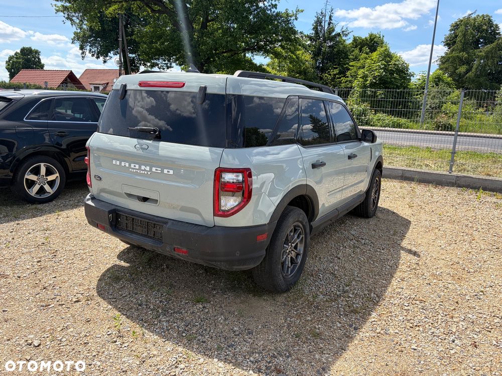 Ford Bronco - 5