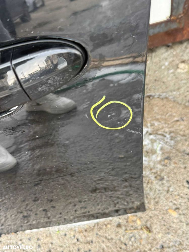 Usa stanga fata BMW X3 E83 pe negru cu mic defect - 2