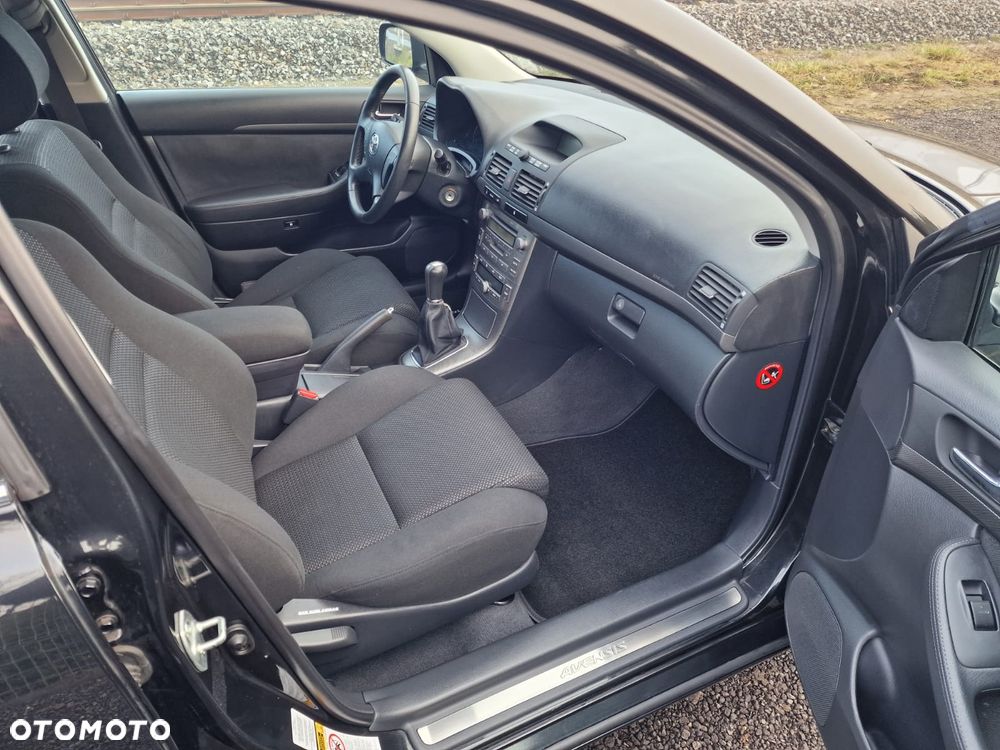 Toyota Avensis 2.0 VVT-i Executive - 11