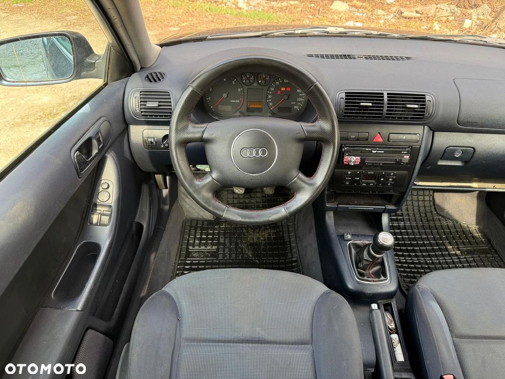 Audi A3 3-drzwiowe 1.6 Ambition - 9