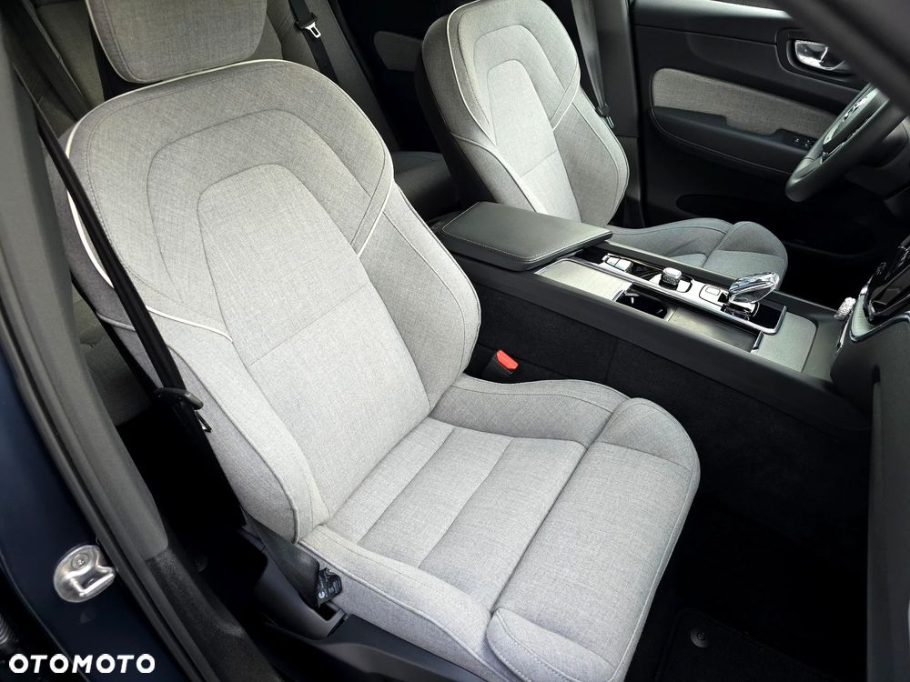 Volvo XC 60 T6 AWD Recharge Plus Dark - 31