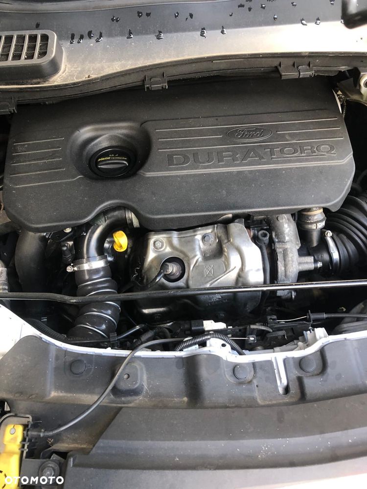 Ford Kuga - 12
