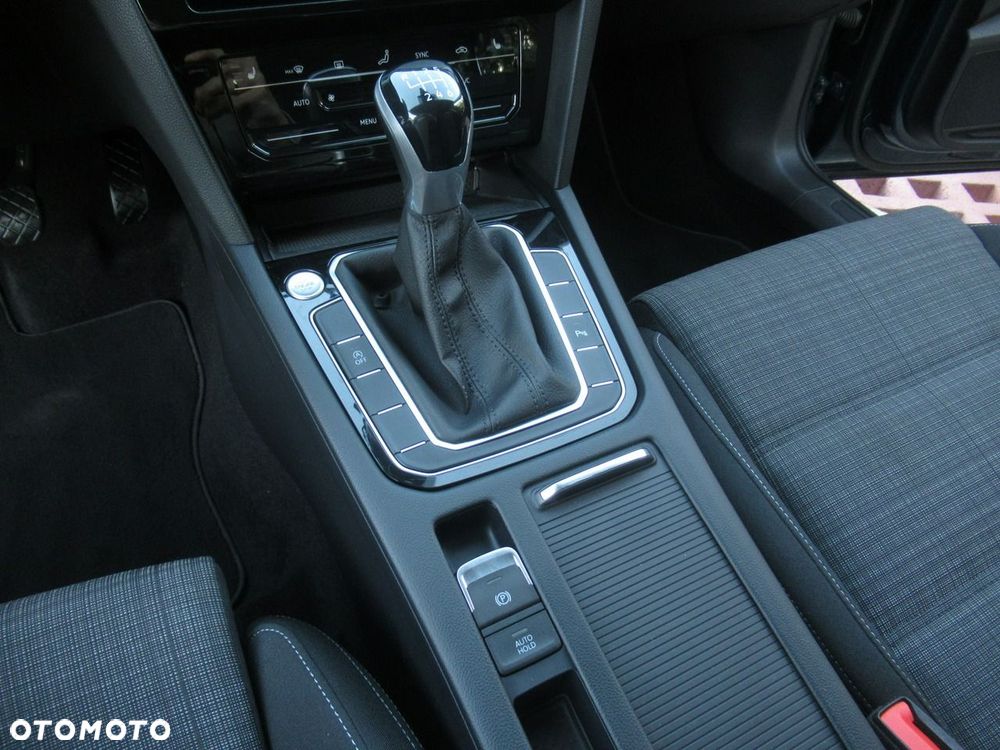 Volkswagen Passat 1.5 TSI EVO Business - 16