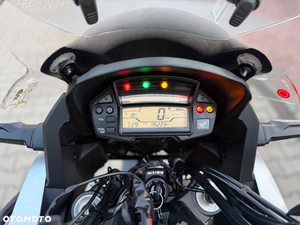 Honda VFR - 27