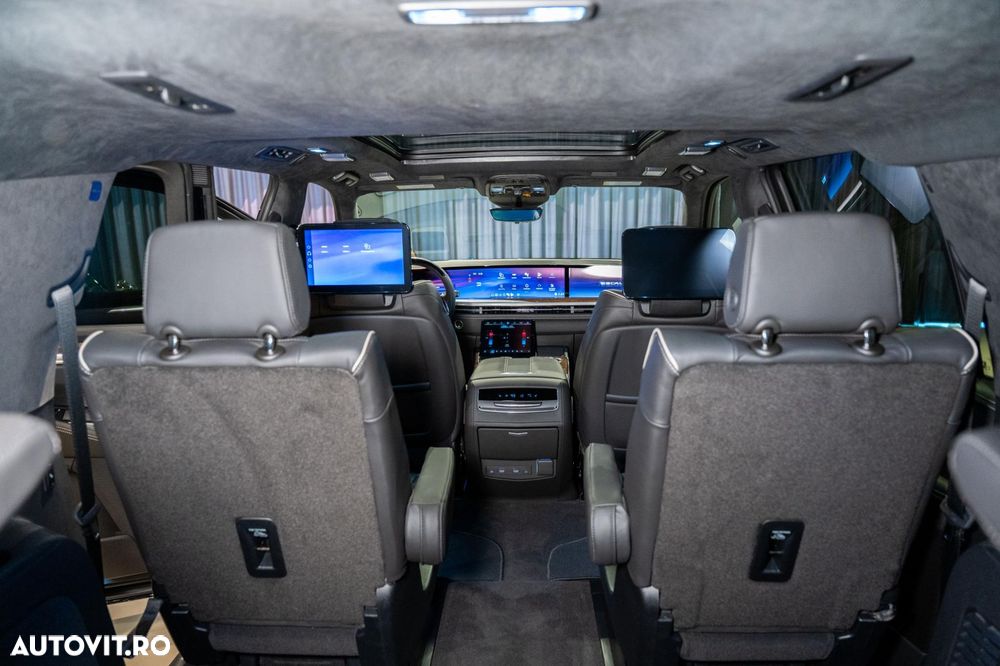 Cadillac Escalade - 29