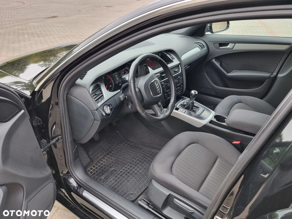 Audi A4 Avant 2.0 TDI - 8