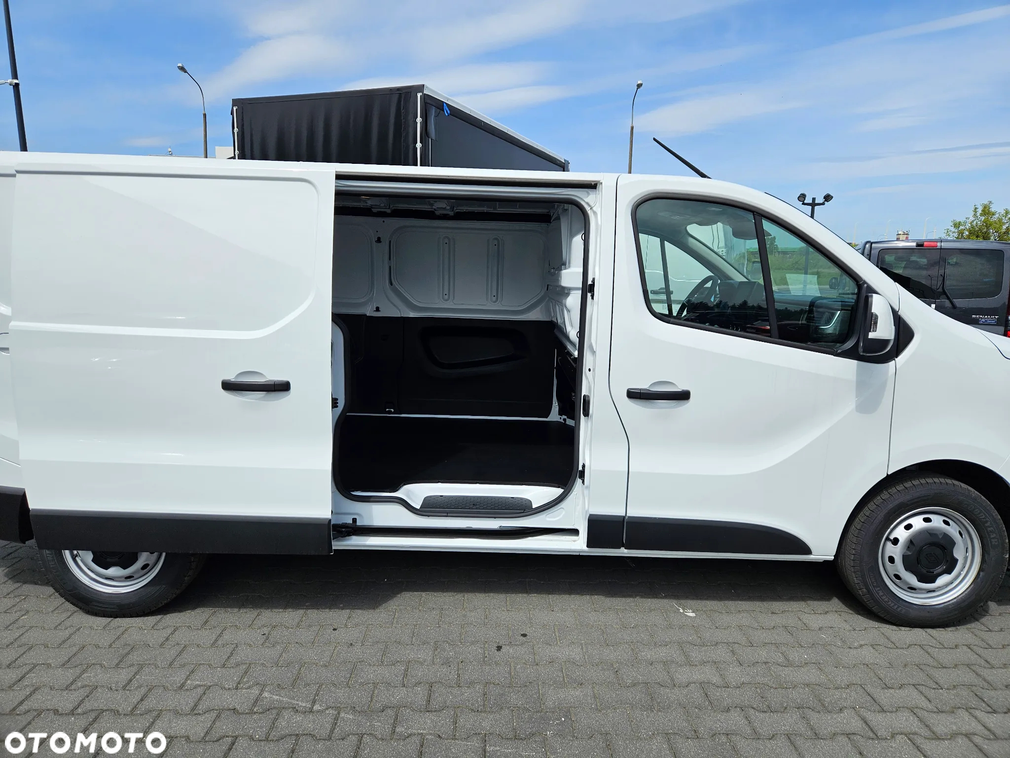 Renault Trafic Furgon L2H1 2.0dCi 150 KM - 8