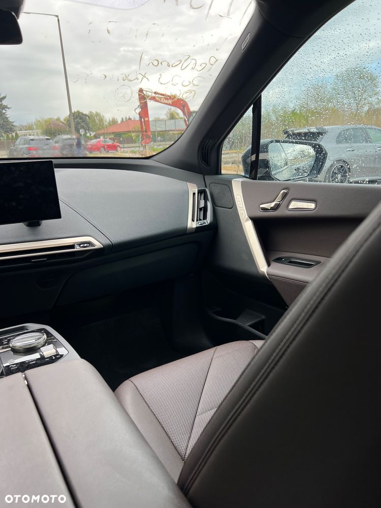 BMW iX xDrive50 - 25