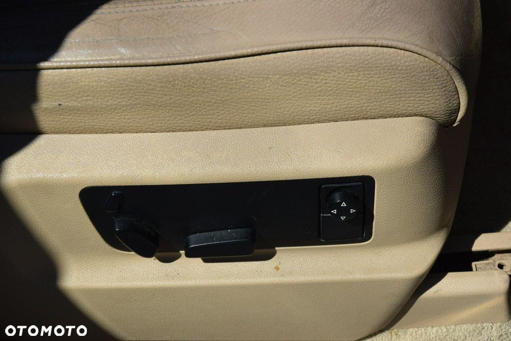 Volkswagen Touareg - 15