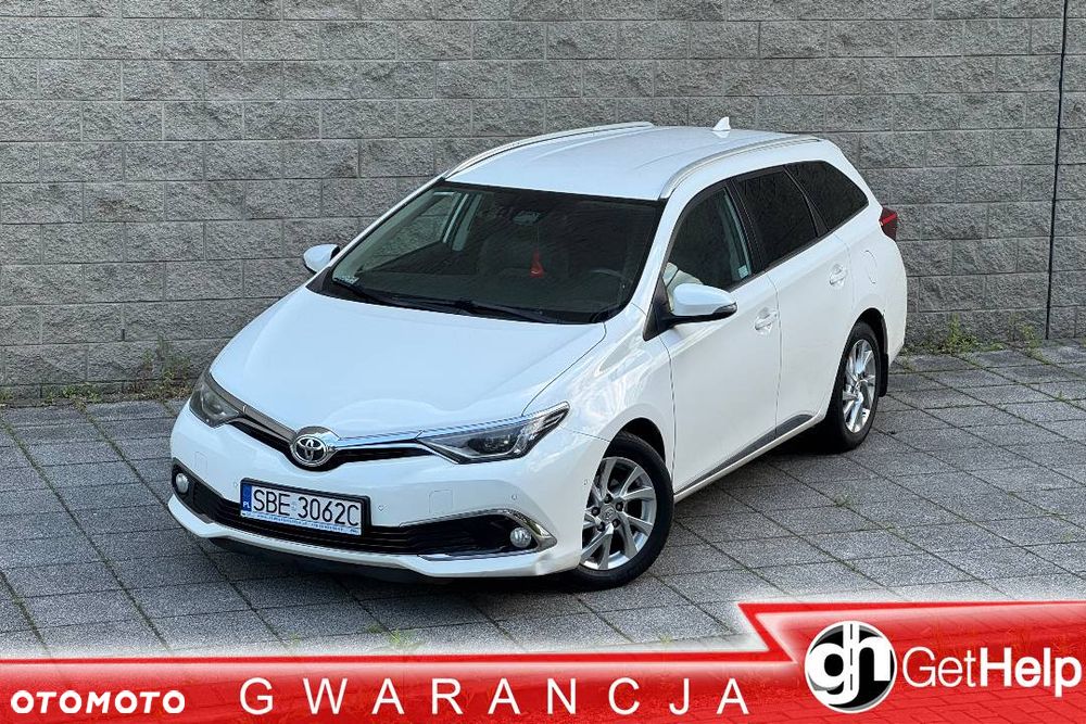 Toyota Auris 1.6 D-4D Premium - 1