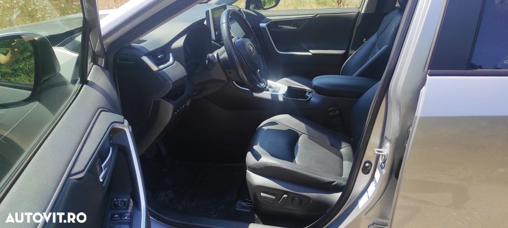 Toyota RAV4 - 10