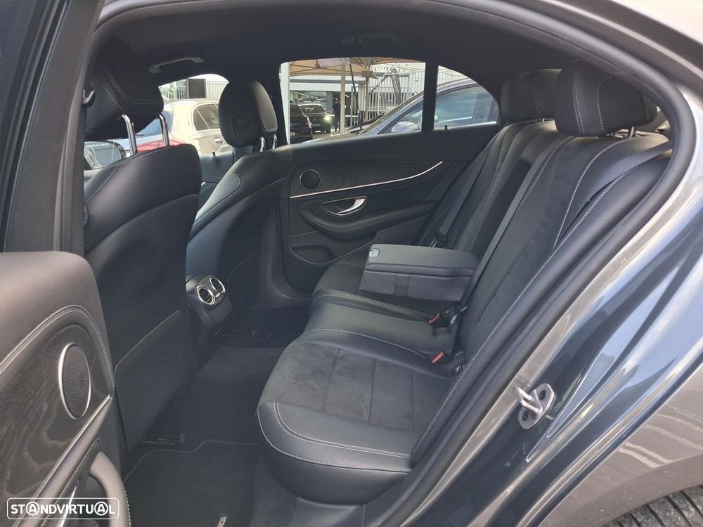 Mercedes-Benz E 300 de AMG Line - 12
