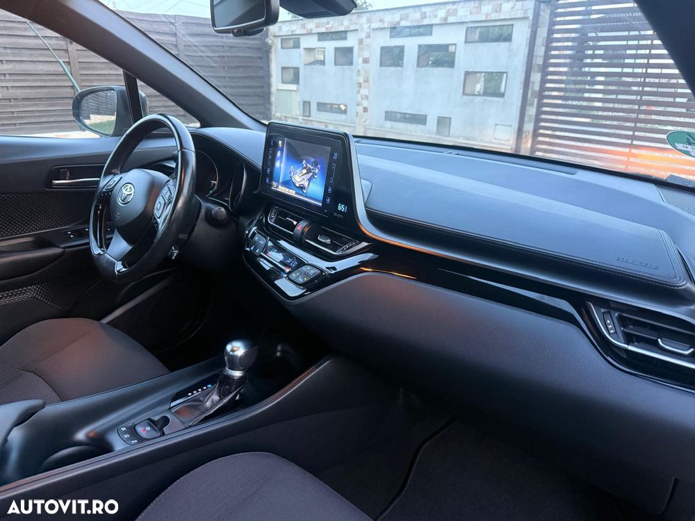 Toyota C-HR Flow - 33