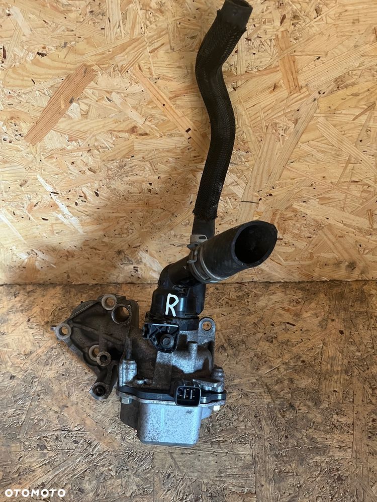 Pompa wody do Toyota RAV4 - 1